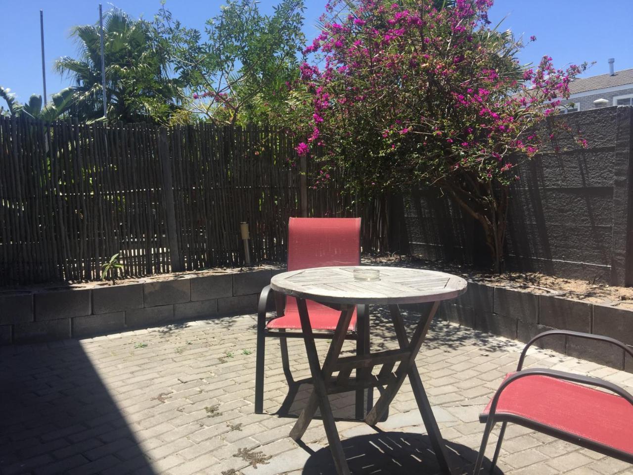 Capetown 4U Guesthouse Bloubergstrand Eksteriør bilde